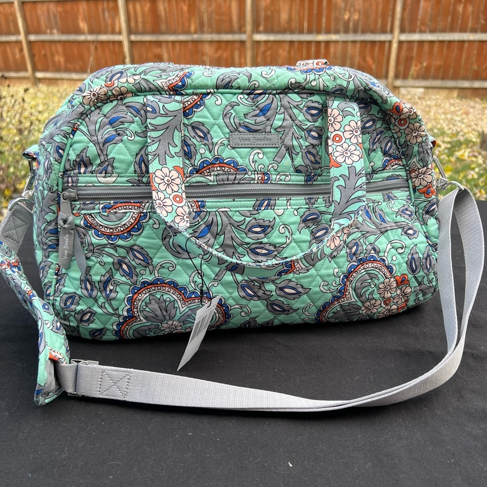 Vera Bradley Green Floral Compact Travel Bag in Fan Flowers print